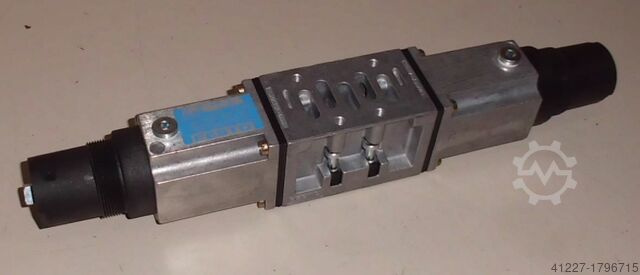 Промежуточная пластина регулятора давления Festo LR-ZP-A/B-D2 35428
