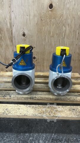 Вакуумный насос Pfeiffer 2x EVL 100 P