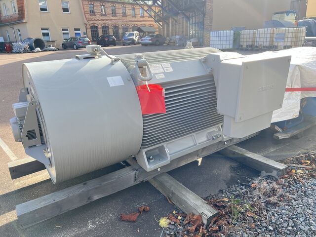Трехфазный двигатель Siemens 1CV3-405C 1LE55334AC590AG6-Z
