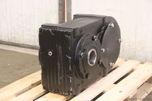 Коробка передач 1:38 SEW-EURODRIVE 720/350/460 mm