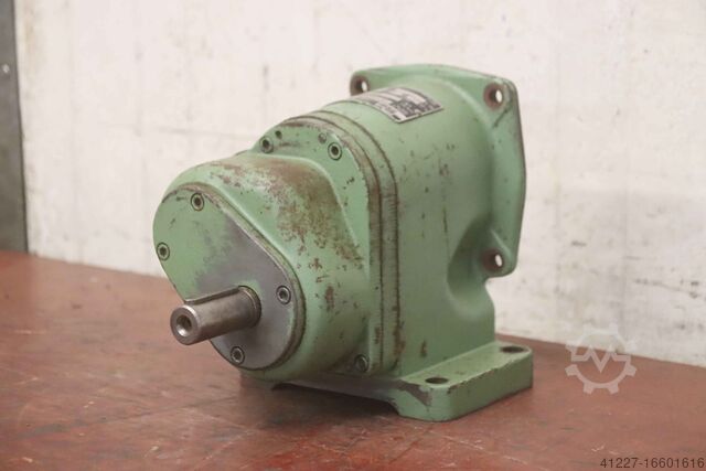 Редуктор 100-10 об/мин Prym L8- U 16