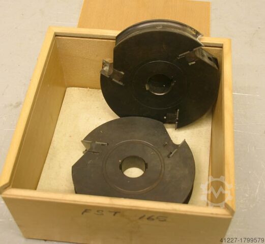 Лесоруб 2 штуки AkE -