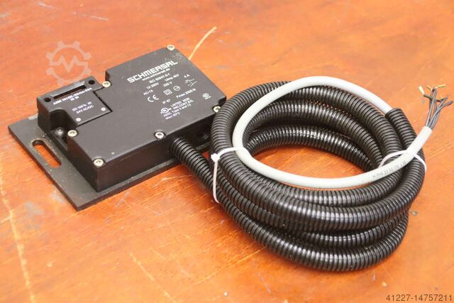 Предохранительный выключатель Schmersal Mikron AZM 161SK-33rka-024 IEC 60947-5-1