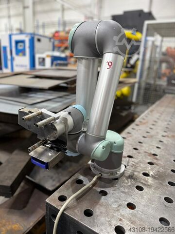 промышленный робот Universal Robots UR6