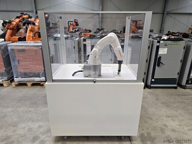 Промышленные роботы Учебные роботы Kuka KUKA KR3 R540 KRC4 Compact