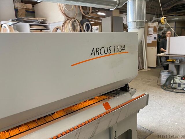 Кромкооблицовочный станок Holz-Her Arcus 1334
