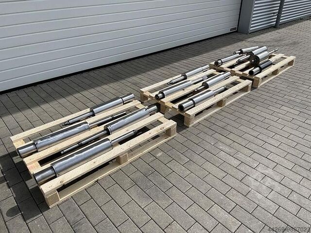 Различные бывшие в употреблении фрезерные шпиндели или строгальные шпин...  