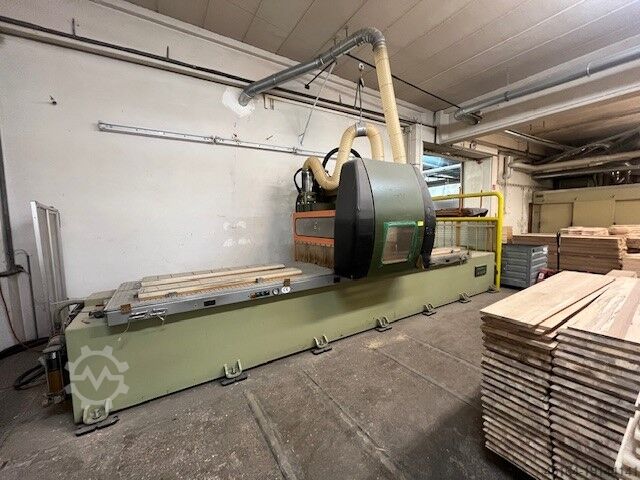 Обрабатывающий центр с ЧПУ SCM Record