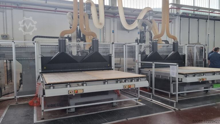 обрабатывающий центр с двойным столом BIESSE Excel TT