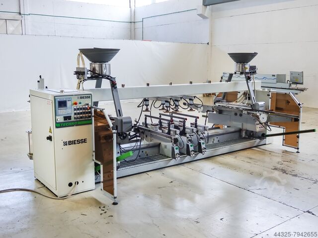 Горизонтальный станок для непрерывного сверления и вставки дюбелей BIESSE TECHNO S