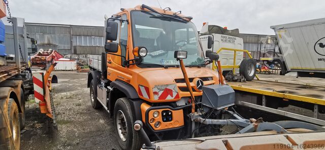 муниципальная компания специального назначения Mercedes-Benz Unimog U423