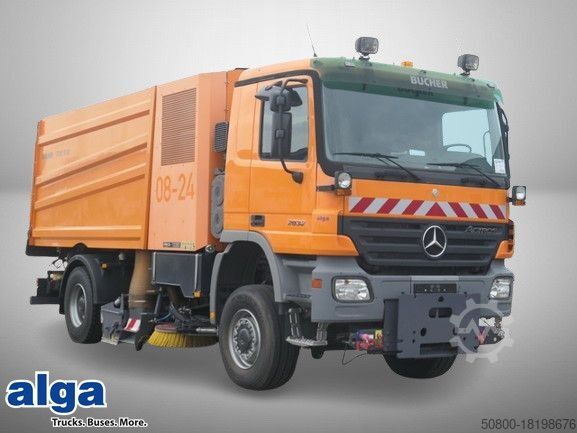 Подметальная машина MERCEDES-BENZ 2032 A Actros 4x4, Bucher STKF 9500, Airport, AC