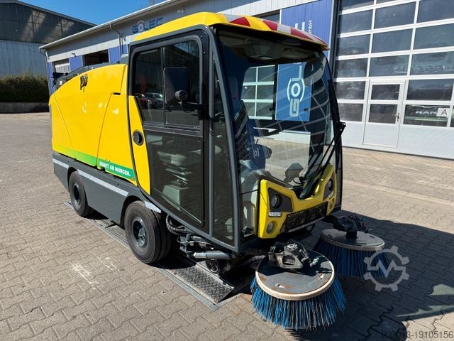 Подметальная машина Johnston C202 Kleinkehrmaschine 2 M³ - 6.000 h