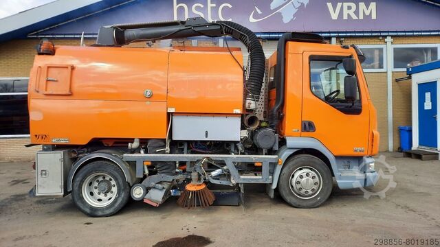 Подметальная машина DAF FA LF45G12 + Johnston VF501