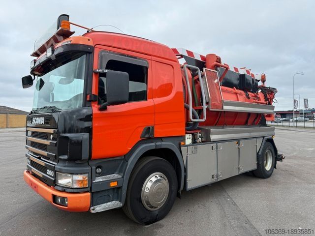 Вакуумная автоцистерна SCANIA P94/260 4x2 NZ SLS590 Kombi 8.400 l.