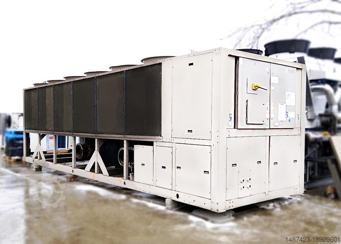 Чиллер York 835 kW.