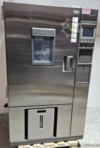 Климатическая испытательная камера Espec PR-3KP