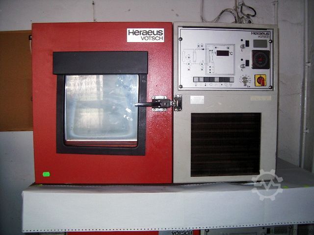 Климатический шкаф -70 до + 180°C Vötsch VMT 07/35
