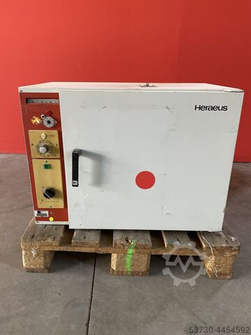 Отопительный шкаф Сушильный шкаф до 250 Heraeus 