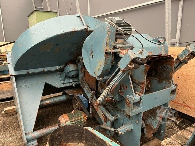 Схватить Bruks 1701 M