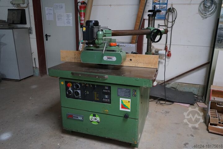 Поворотный шпиндельный формовочный станок Casadei/GEA F 122