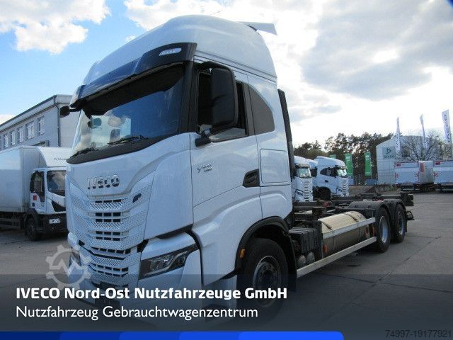 Автомобиль с заменяемым кузовом IVECO AS260S46Y/FS CM 2LNG Intarder LBW Lenkachse