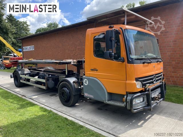 Автомобиль с заменяемым кузовом MERCEDES-BENZ Kamag Wiesel Umsetzter Sattelplatte