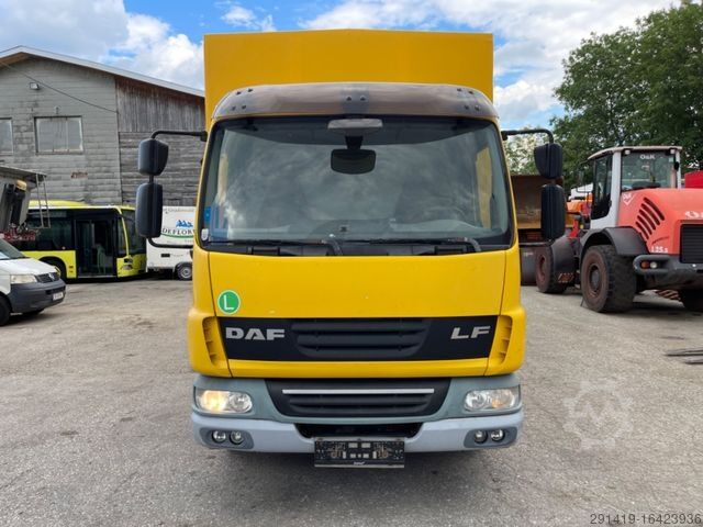 Бортовой грузовик с тентом DAF FA LF45.210 4x2 Euro 5 EEV Pritsche Plane BJ12