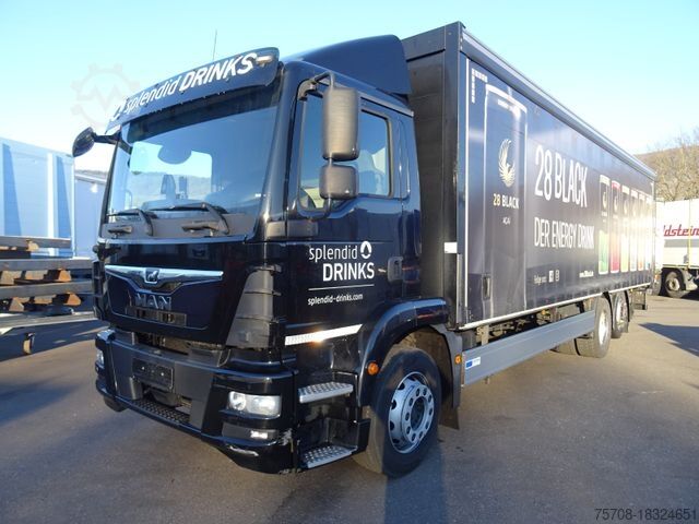 Бортовой грузовик с тентом MAN 26.320 TGM*22 Pal.*2,5 to LBW*Lift/Lenk*2x AHK