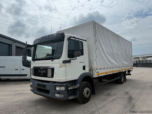 Бортовой грузовик с тентом MAN TGM  12.290  BLATT/LUFT LBW