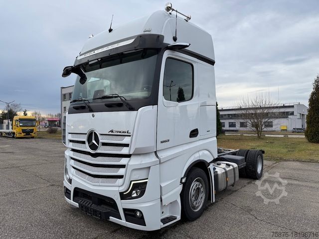 Шасси грузовика MERCEDES-BENZ Actros 1853 L Autotransporter Fahrgestell