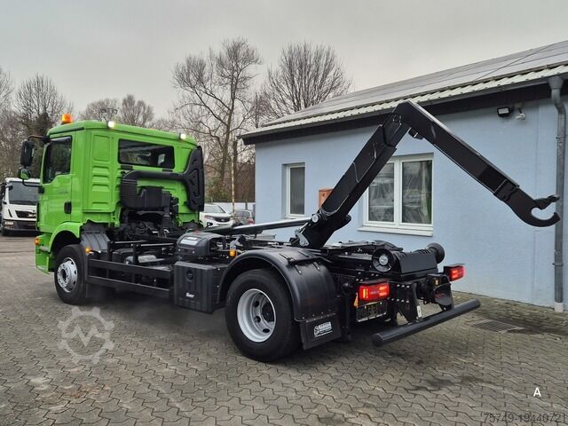Крюковой мусоровоз man TGM 15.250 Abrollkipper hydr. Haken 900-1570mm