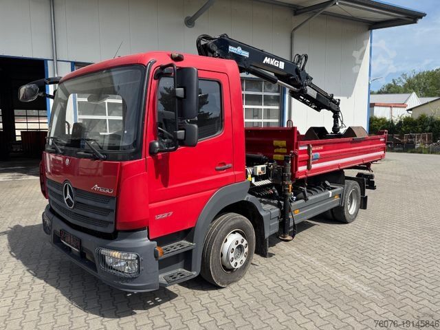 Трехсторонний самосвал MERCEDES-BENZ Atego 1227 K Kran Funk-FB Greifer 3 Sitze