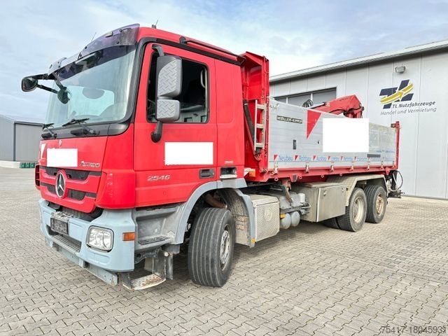 Трехсторонний самосвал MERCEDES-BENZ Actros 2546 mit Kran und Funk