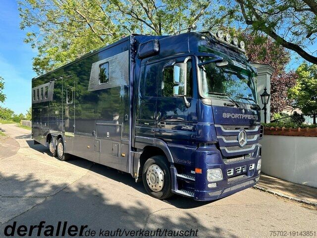 Скотовоз Mercedes-Benz Actros 2548 6 Pferde Popout Wohnmobilzulassung