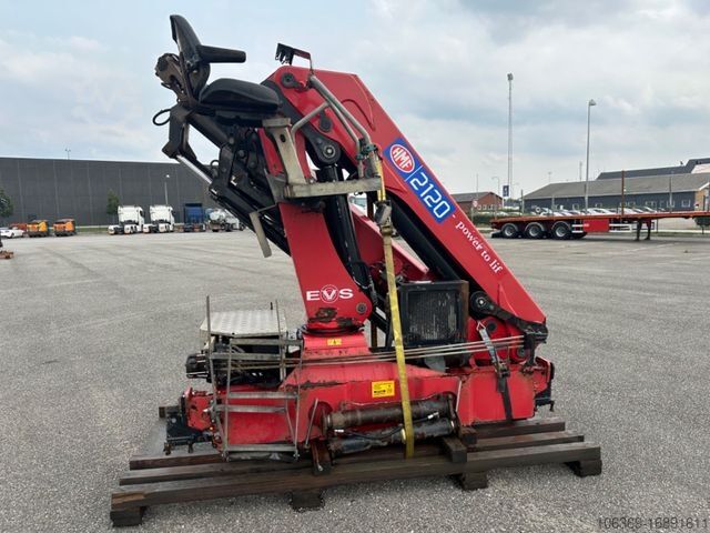 Кран-манипулятор на шасси грузовика  HMF 2120 K4 Radio Remote / Crane / Kran
