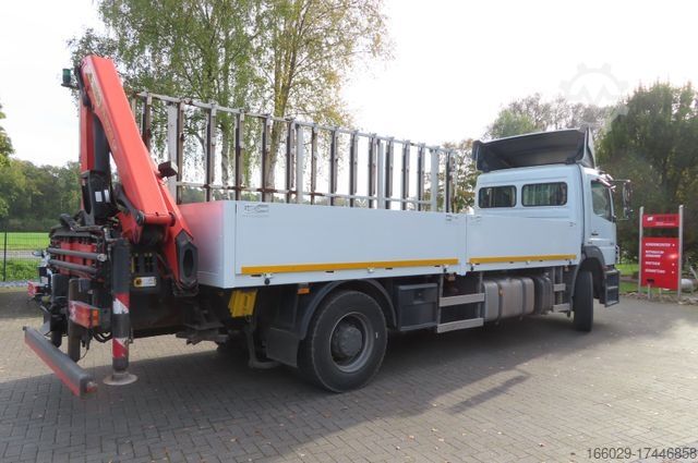 Кран-манипулятор на шасси грузовика MERCEDES-BENZ Axor  1833 L - Glastransporter Kran Palfinger