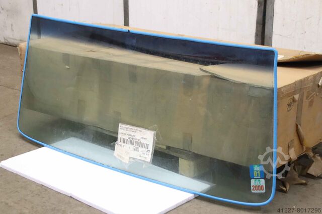 Ветровое стекло Scania 590657