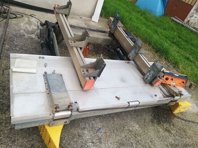 Выдвижной гидравлический подъемный борт Dhollandia 