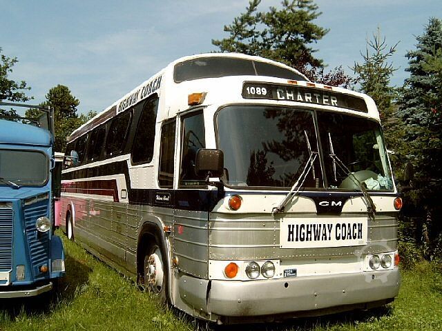 Туристический автобус  Greyhound / Foodtruck