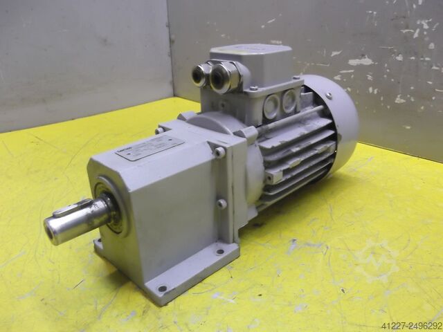 Двигатель редуктора 0,18 кВт 174 об/мин Lenze MDEMA1M063-32