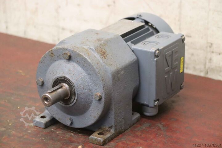 Мотор-редуктор 0,18 кВт 74 об/мин SEW-Eurodrive R32DT63N4