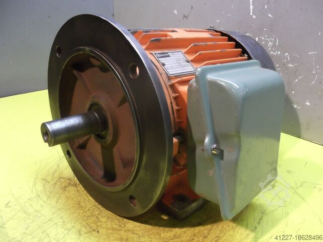 электродвигатель 4 кВт 2900 об/мин Bauknecht 112M RF4/2-76