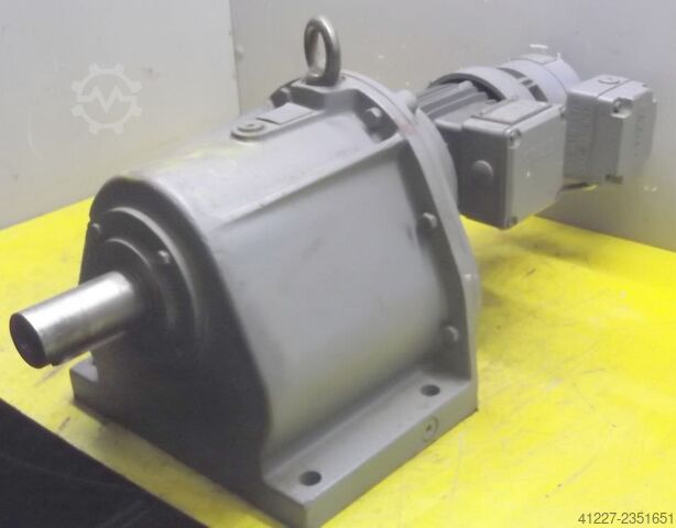 Двигатель редуктора 0,25 кВт 4,5 об/мин Bauer G33-10/DK64-163L