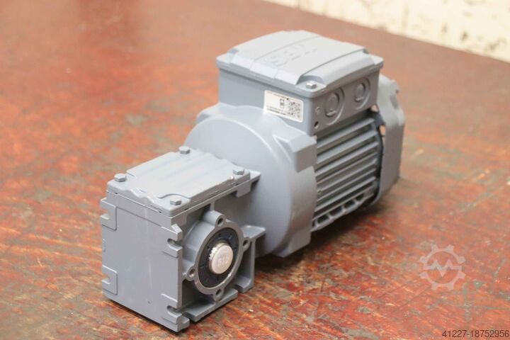 Мотор-редуктор 0,12 кВт 23 об/мин SEW-Eurodrive WA10/T DRN63MS4