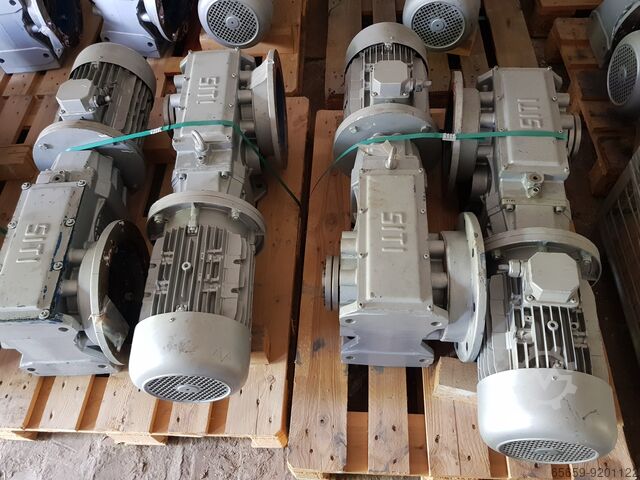 Мотор-редуктор 11 кВт Flender MBH 125CC Getriebemotor 11 kW Flender MBH 125CC-B 27.7/1