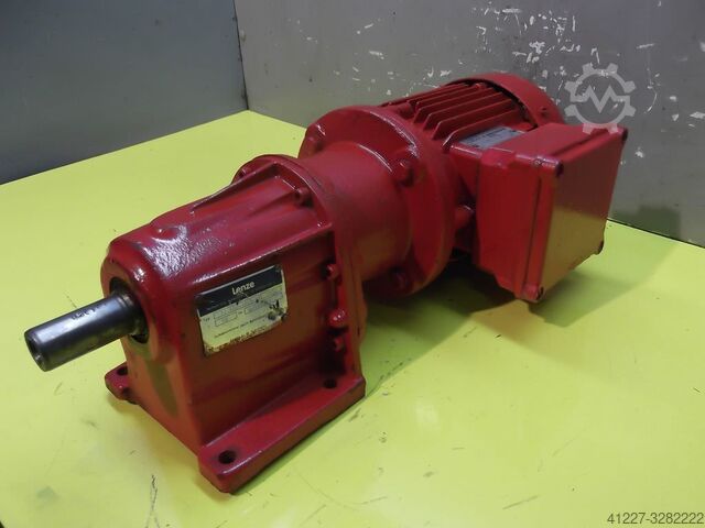 Двигатель редуктора 0,75 кВт 24 об/мин Lenze HEW EEXF80L/4