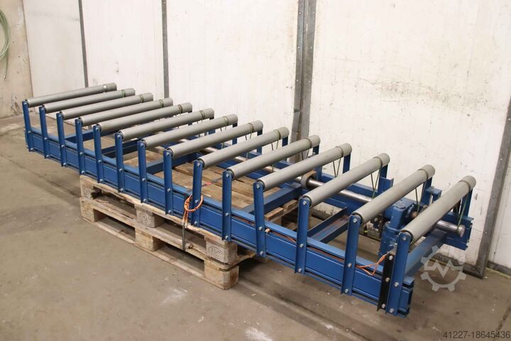 Роликовый конвейер с приводом unbekannt 18 m/min  2730 x 700 mm