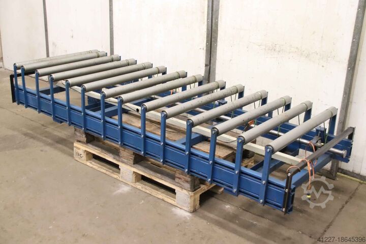 Роликовый конвейер с приводом unbekannt 18 m/min  2630 x 900 mm