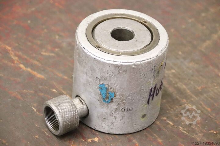 Короткоходный цилиндр большой грузоподъемности 20 т Lukas Hub 25 mm